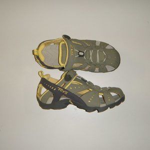 100% Authentic Womens Teva Dozer in Mermaid Size 9